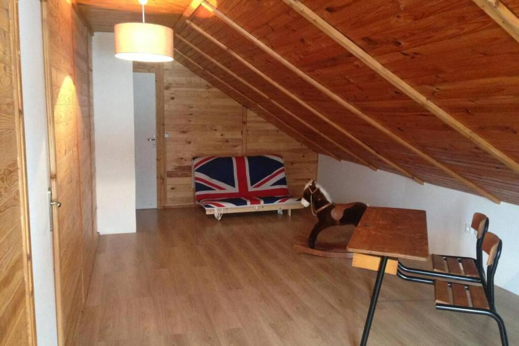 Chalet En Pleine Nature Pour 12 Personnes เบสเซต์-แซงตานัสแตส ภายนอก รูปภาพ